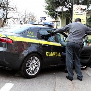 Foggia, al supermarket della droga lo spaccio era senza soste: arrestate otto persone