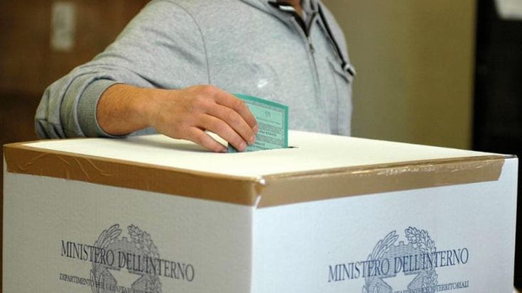 La legge elettorale: sulla scheda le coalizioni non il nome del premier. E tornano le preferenze