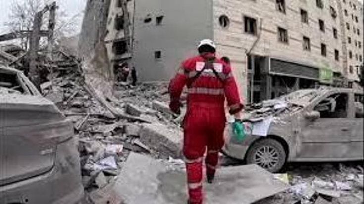 Iran, morti 2 operatori della Mezzaluna Rossa mentre facevano il loro lavoro sotto i bombardamenti