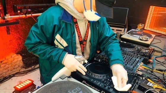 "Musica in quarantena", il dj set in streaming: da Milano la maratona da record per solidarietà
