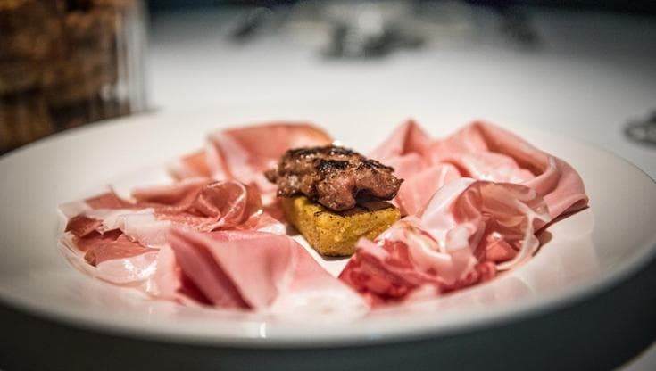 La vecchia salumeria trasformata in ristorante diventata una delle insegne più autentiche di Brescia