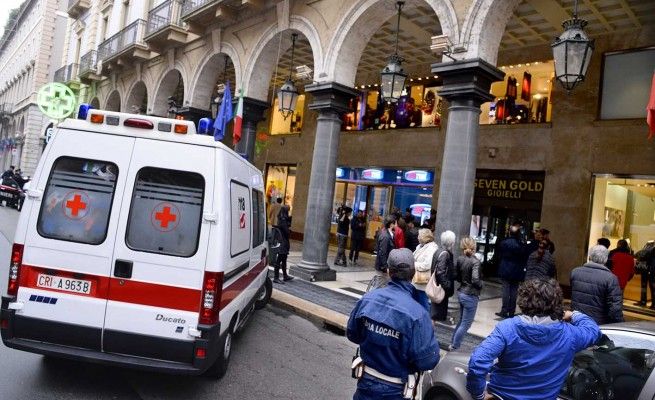 Rapina con ostaggio<br />al Seven Gold di via Roma