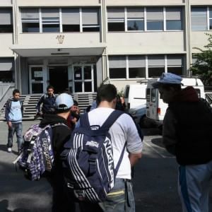 Toscana, scrutini bloccati in otto scuole su dieci