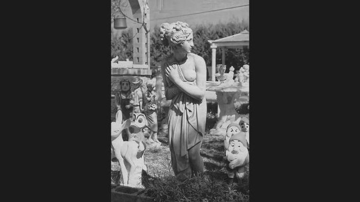 Dai nani da giardino al porno: quando Gillo Dorfles spiegava il Kitsch