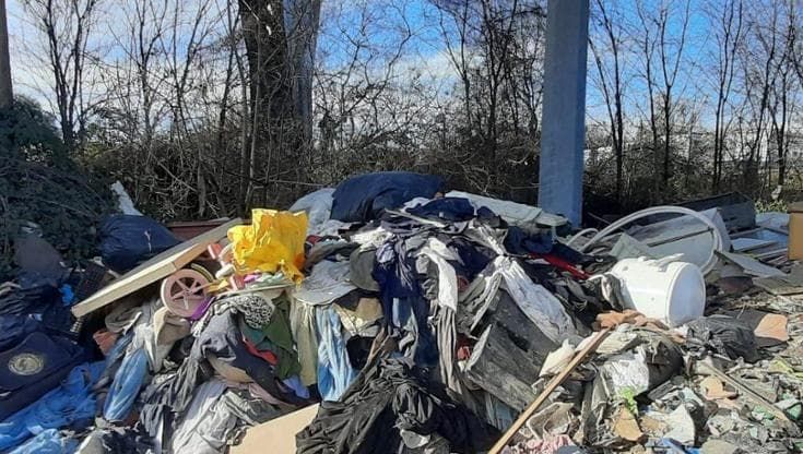 Indiano, sopralluogo del Comune: “Un parco al posto delle baracche”