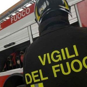 Catania, incendio in un palazzo: paura per le persone