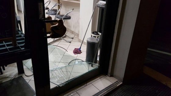Bologna, nuove spaccate nei negozi