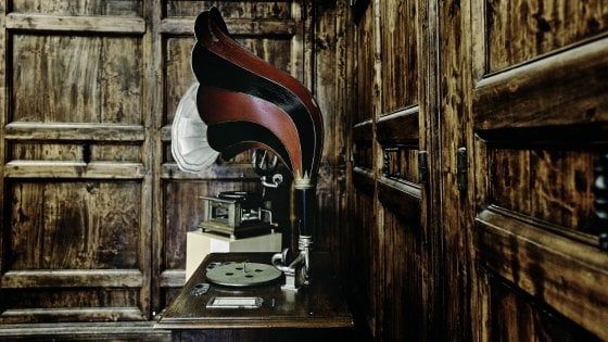 Napoli e quei pionieri della canzone: le voci a 78 giri rivivono online