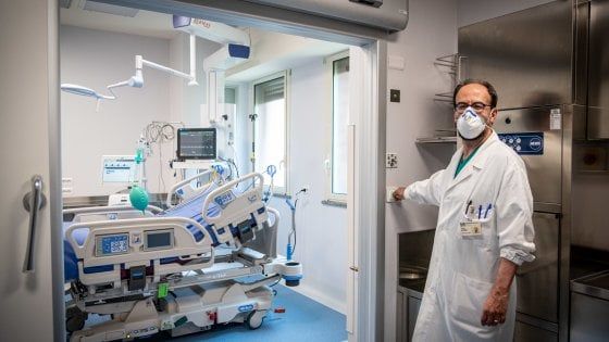 Coronavirus, in Lombardia superati 16 mila morti: 58 nelle ultime 24 ore. Stabile il numero di contagi e terapie intensive