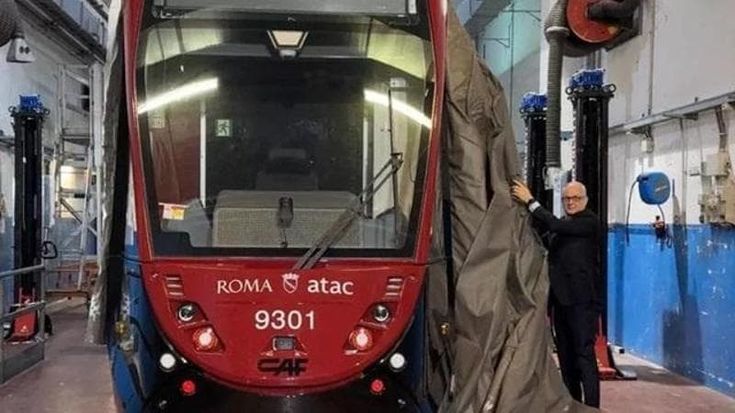 Tram, stop estivo per sette linee: poi arrivano i mezzi Urbos. Il 19 torna sui binari di Prati
