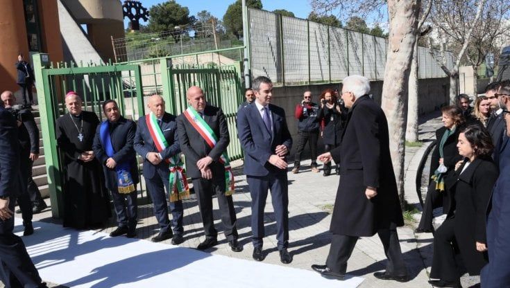 Il supercommissario non ci disseterà. Piantedosi, lupo e capro espiatorio