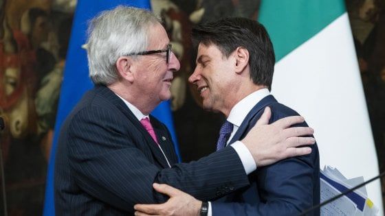 Ue, Juncker: "Alcuni ministri italiani sono dei bugiardi. Preoccupato per economia italiana"