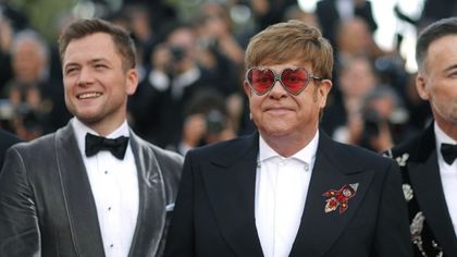 Cannes, Elton John anima il festival: red carpet con colonna sonora per 'Rocketman' 