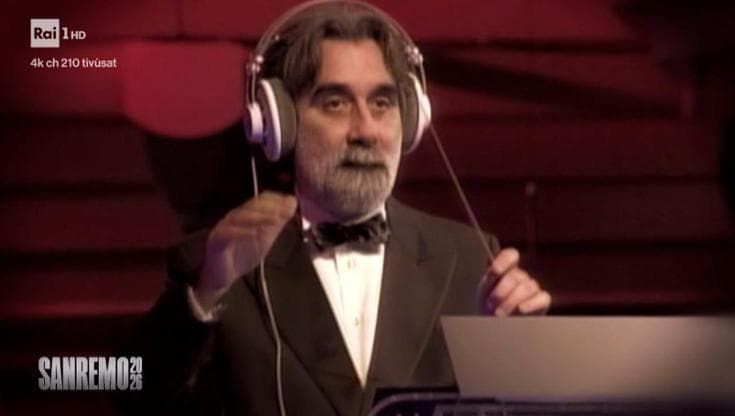 Sanremo, all'Ariston il ricordo di Peppe Vessicchio: è standing ovation