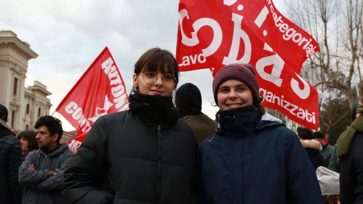 "Noi due liceali multate per essere scese in piazza: colpa del decreto Salvini"