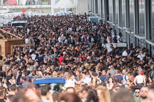 Genova, assalto alla Fiera: 12mila per duecento posti da infermiere