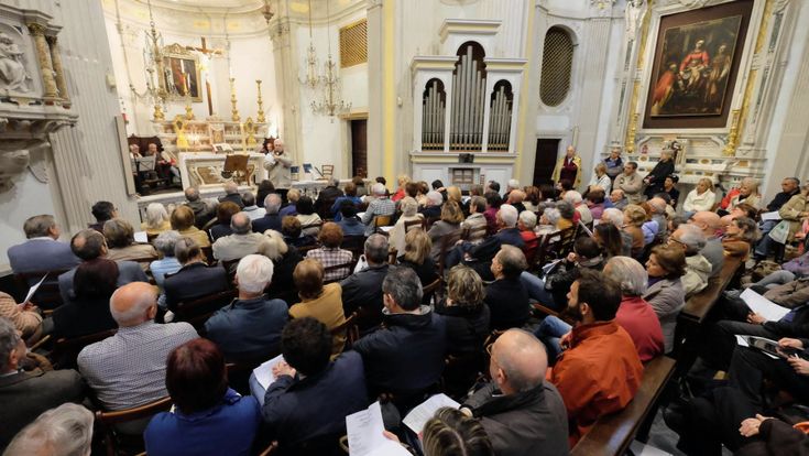 Quel silenzio da riempire nelle chiese