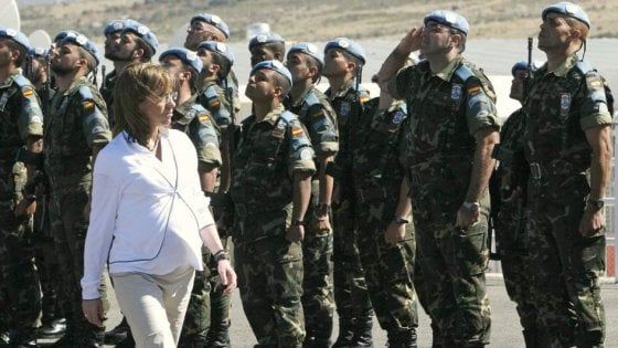 Spagna, è morta Carme Chacon. Fu la prima donna a capo della Difesa