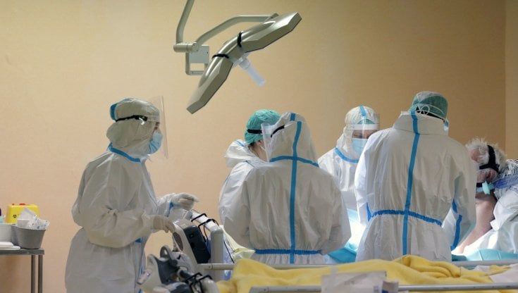 Covid, i dati settimanali: Emilia fra le regioni dove l'epidemia corre di più 