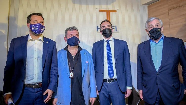 Calabria, il centrodestra presenta il ticket Occhiuto-Spirlì. E Berlusconi insiste sul 'partito repubblicano'