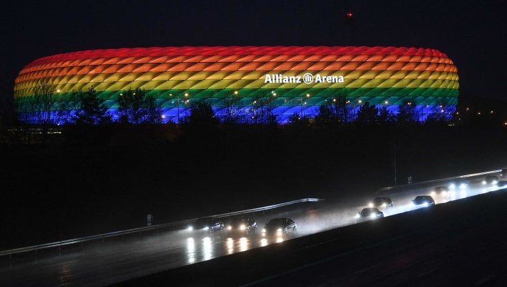 Uefa nega stadio 'arcobaleno' a Monaco di Baviera: "No a riferimenti politici"