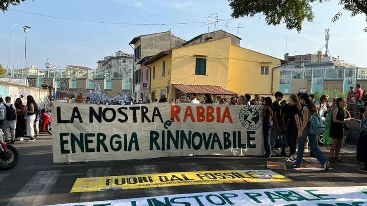 Friday’s For Future, corteo per le vie di Firenze in difesa del clima