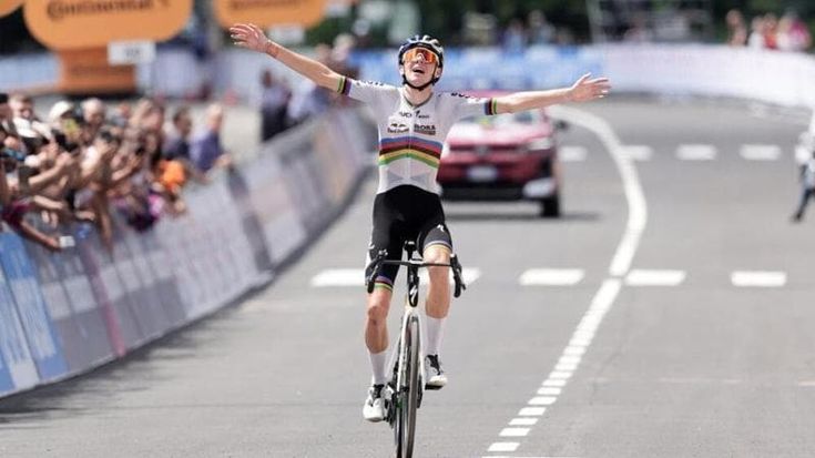 Ciclismo, la prima volta di Finn fra i grandi: stacca tutti in Transilvania