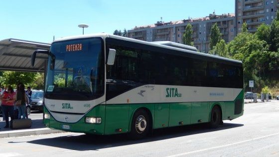Potenza, guasto al bus da Savoia di Lucania: studenti a casa