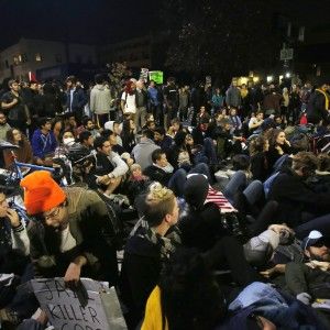 Usa, Berkeley in rivolta: seconda notte di proteste contro la polizia
