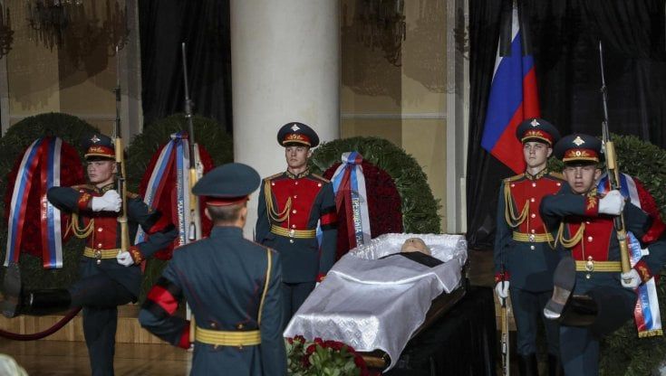 Russia, in fila per l'addio a Gorbaciov: "Cambiò la nostra Storia"