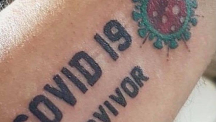 "Sopravvissuto al Covid", il tatuaggio di Nicola per chiudere il cerchio con la malattia