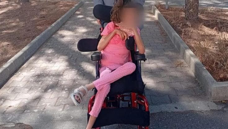 L’appello di Sissy, 13 anni con malattie gravissime, lasciata senza cure: “Voglio vivere, aiutatemi”