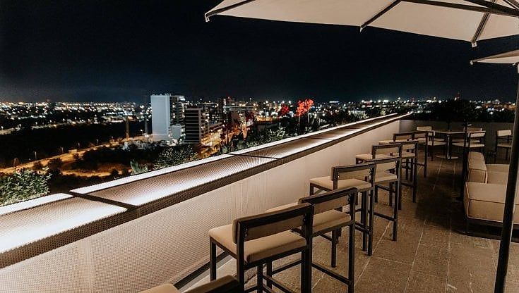 Bari, nasce Skyline rooftop: dal Nicolaus la città vista dal punto più alto. "Qui il food di qualità si sposa con il panorama"