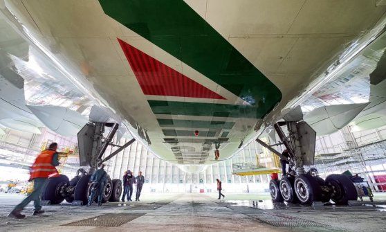 Alitalia: un 2015 in miglioramento, con perdite pesanti ma in discesa a 199 milioni di euro