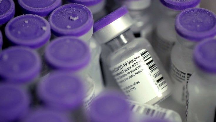 Coronavirus, il bollettino di oggi 25 dicembre: 19.037 nuovi casi con 152.334 tamponi. Le vittime sono 459