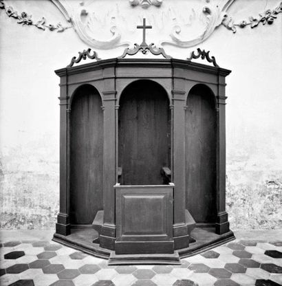 L'eleganza del sacro: i confessionali (abbandonati) dell'Emilia 