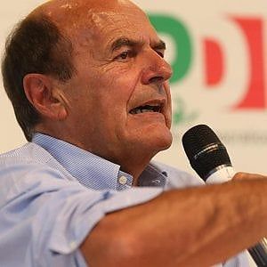 Referendum, Bersani rompe gli indugi e partecipa alle manifestazioni per il No
