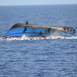 Guinea, la solitudine delle famiglie dei migranti scomparsi in mare e dimenticate dai media