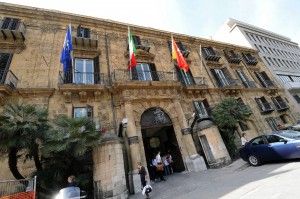 Cento stipendiati per non lavorare<br />pagati ogni mese dalla Regione