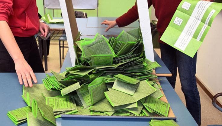 Referendum, dal Sud il primo colpo al governo