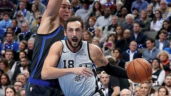 Basket, Nba: Belinelli trascina gli Spurs, delude Gallinari