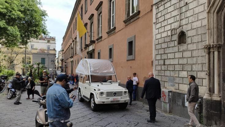 Il Papa a Napoli e Pompei: esauriti posti al Plebiscito e la papamobile è già in episcopio