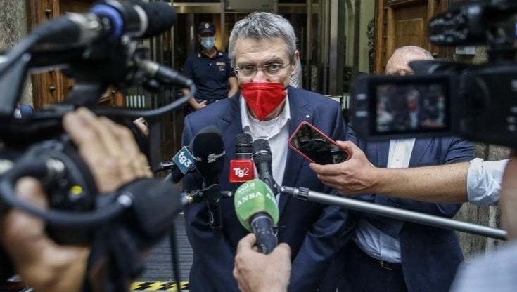 Green Pass, lite sui tamponi. Il no di Draghi ai sindacati: “Non possono essere gratis”
