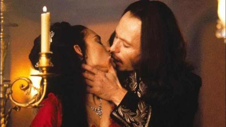 Riscoprire Dracula il re dei vampiri tra letture e film