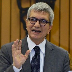 Vendola: "Un progetto comune con Renzi, demolire le larghe intese e battere Grillo"