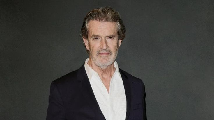 Rupert Everett: “Il cinema che amavo è morto grazie all’Italia e a Dylan Dog sono un sopravvissuto felice”