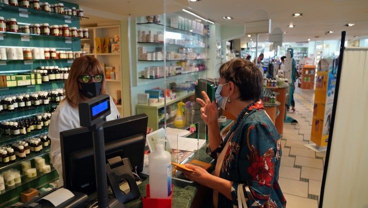 La scelta e la revoca del medico si fanno in farmacia: la novità in Lombardia, ma protesta l'Ordine dei medici