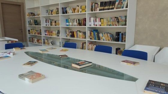 Potenza, a Pignola la sala d’attesa dei pullman è anche biblioteca 