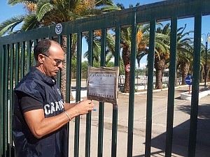 "Quel villaggio non andava costruito"<br />Riva degli angeli, inchiesta su trent'anni di abusi