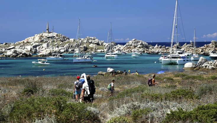 Corsica. Troppi turisti: Lavezzi, gioiello di Bonifacio è a numero chiuso
